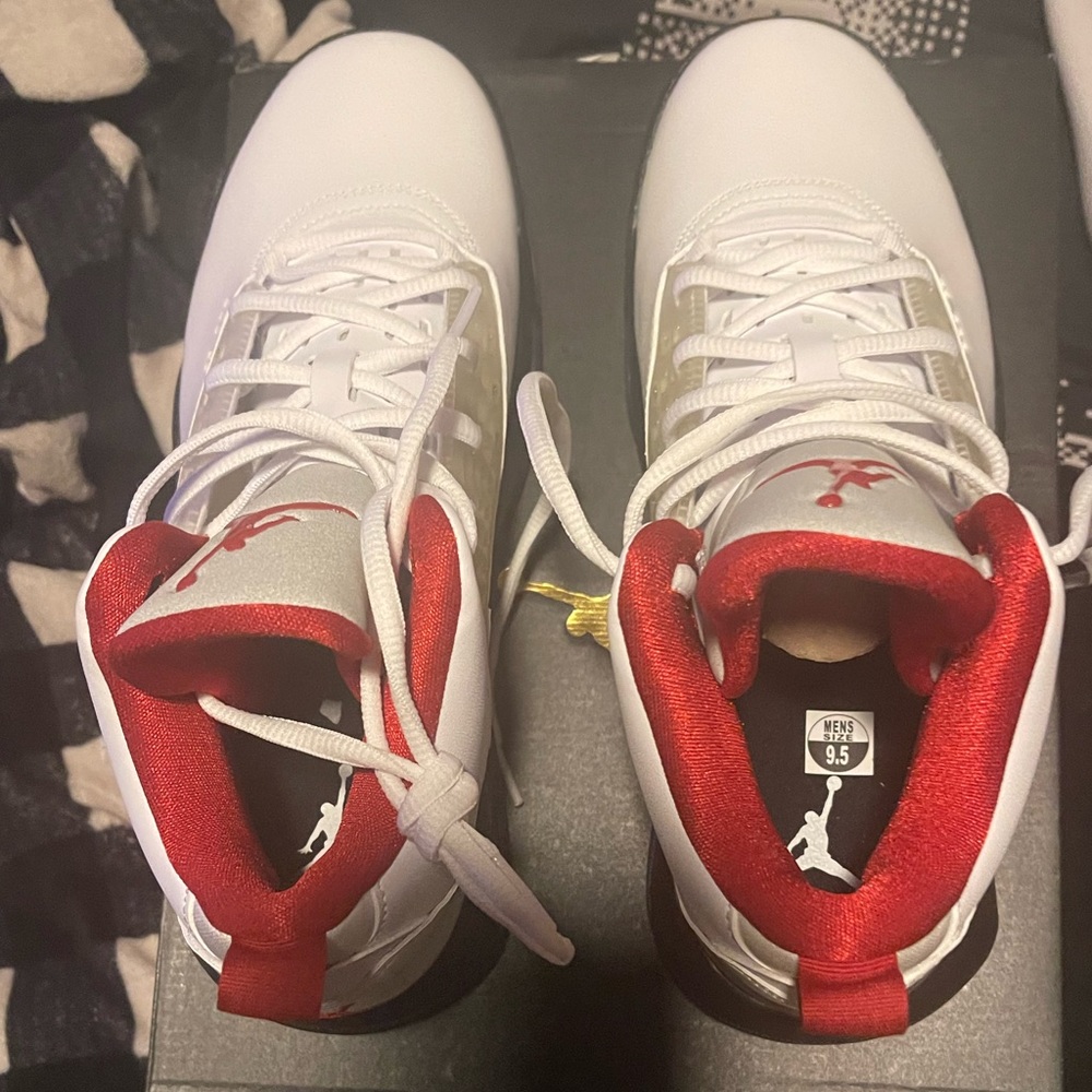 Jordan Maxin 200 white/Gym Red/Black